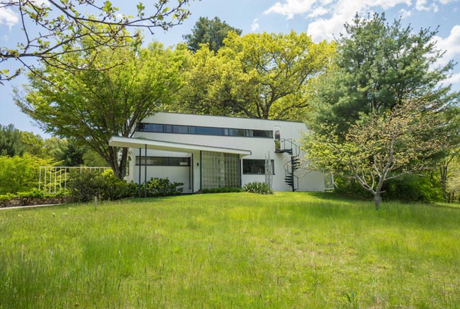 Exterior of Gropius House