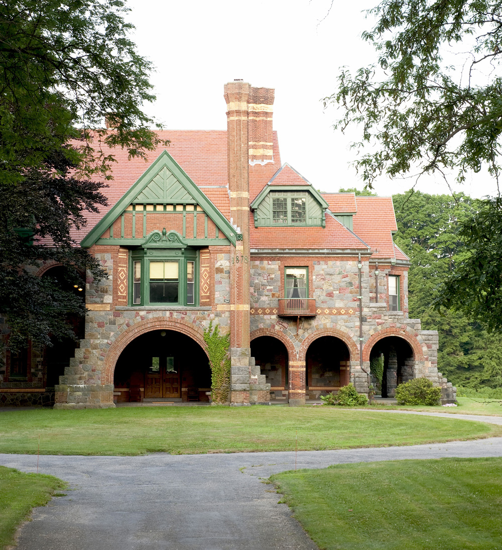 Eustis exterior