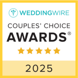 A badge signifying Historic New England receiving the WeddingWire Couples' Choice Award in 2025